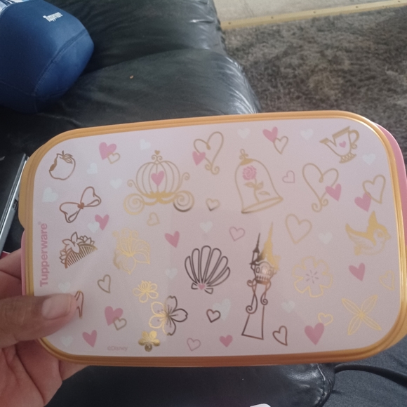 New Tupperware - Picture 4 of 6